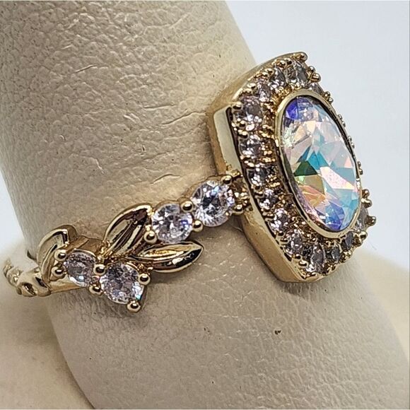 Fragrant Jewels Nutcracker Collection Aurora Borealis & Clear Rhinestone Ring - Picture 3 of 7